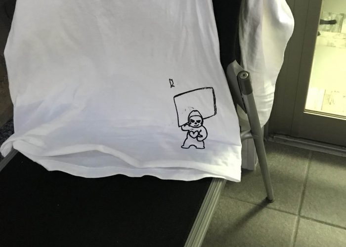 事務所に余っていたTシャツでデザインや素材など試しがてらプリントしてみました٩( ᐛ )و